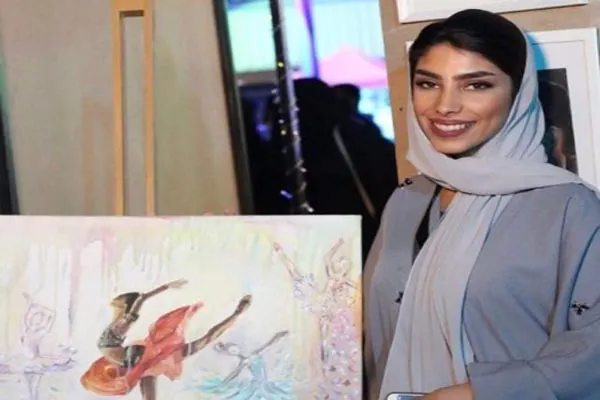 الفنانة الغانم تشارك بـ 13 لوحة بورتريه في الخبر