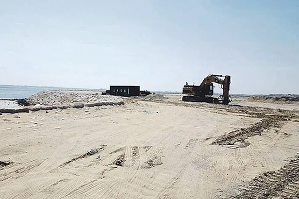 بلدية القطيف تستأنف العمل بتطوير واجهة دارين