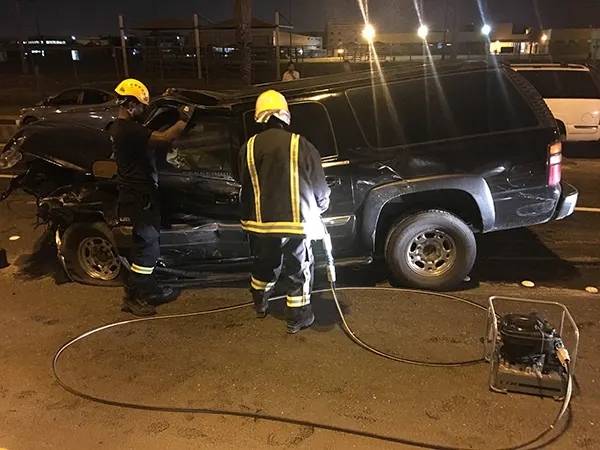 بالصور.. مصرع سيدة ورجل في حادث قطع إشارة مرورية بصفوى
