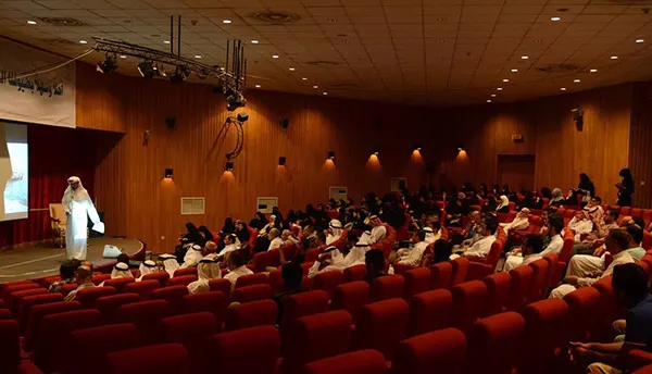 إعادة عرض الوثائقي «طائر بين وطنين» على مسرح التنمية بالقطيف