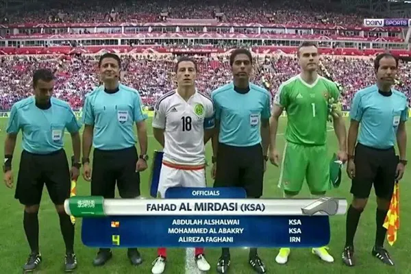 رئيس الاتحاد الدولي لكرة القدم يشيد بأداء طاقم التحكيم السعودي في كأس القارات