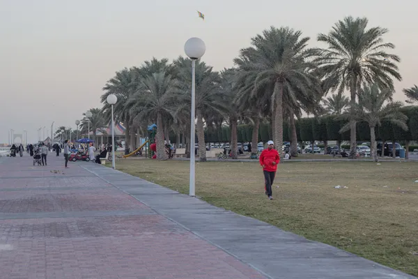 ربيع الشرقية.. موسم الورد وترقب المطر