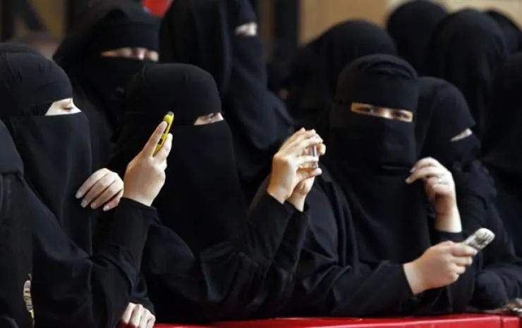 «صوت الغامدي» في جميع وسائل التواصل... وهي ترد: شكرا لكم على حبكم