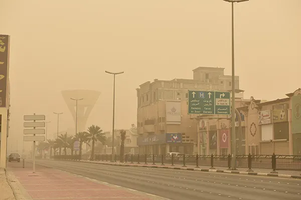 ”الأرصاد“ تحذر أهالي الشرقية: أتربة وغبار يتسبب فى انعدام الرؤية