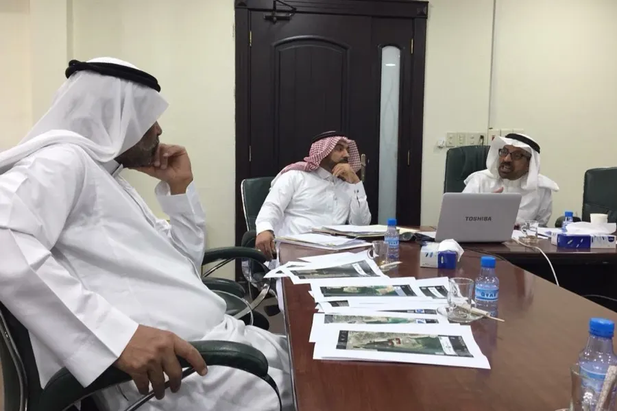 تشكيل فريق من ”البلدي“ و”البلدية“ لمعالجة الملوثات البصرية بالقطيف