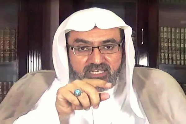 رجل دين يدعو إلى التأدب أثناء الأكل مع الآخرين