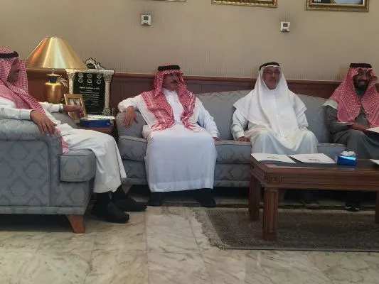محافظ القطيف المكلف يحث أعضاء المجلس المحلي على تحمل المسؤولية الوطنية