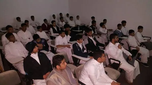 دورة «من أنا.. وكيف أكون؟» لطلاب سيهات