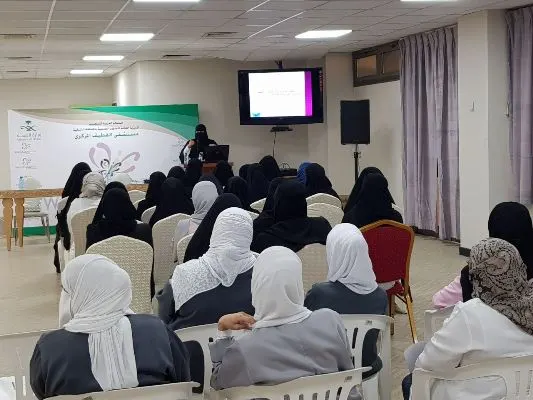 مركزي القطيف يطلق فعاليات يوم القبالة العالمي