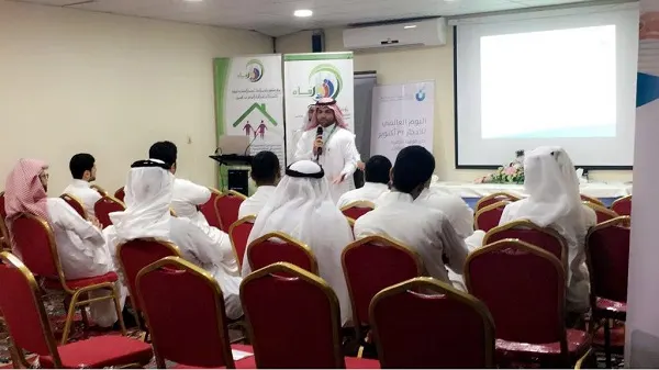 اقتصادي: المجتمع لايزال يحتفظ بثقافة الاستهلاك والتقليد.. والدولة تشجع على الادخار