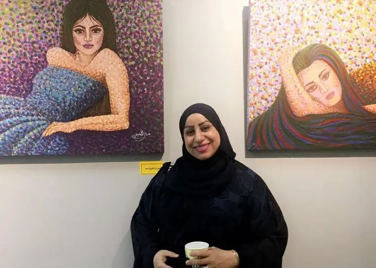 التشكيلية الشيخ تطلق معرضها الأول «فتنة القمر» بجدة
