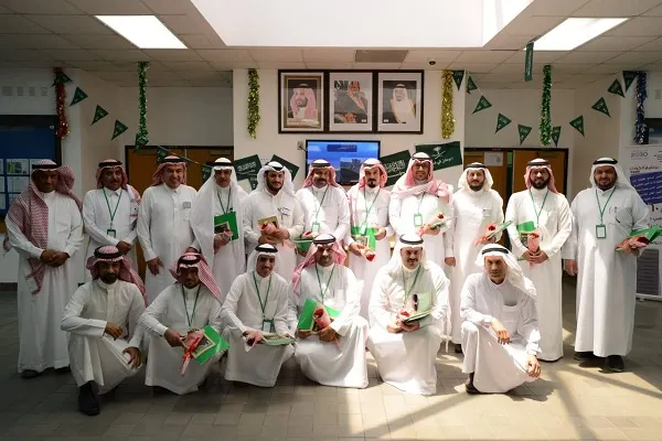 وفد حفر الباطن يطلع على تجربة مدارس القطيف في التميز والتعليم الرقمي