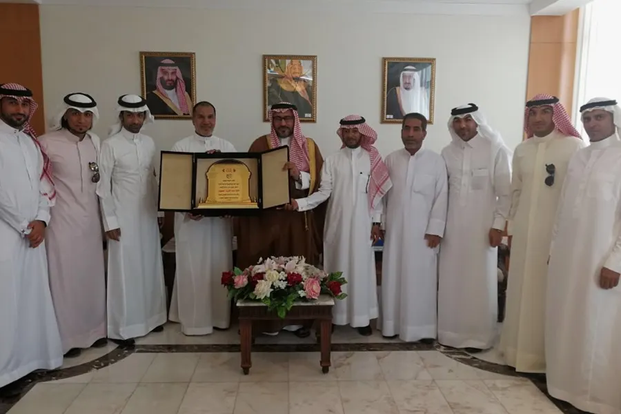 محافظ القطيف يستقبل رئيس ”الرياضة“ بالمنطقة ويناقش خطط رابطة ”الأحياء“