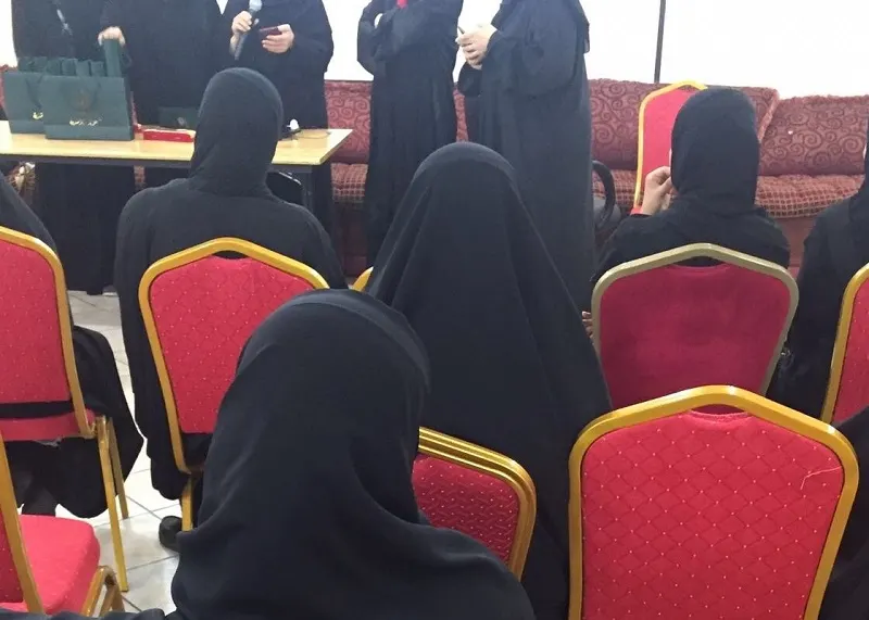 القطيف.. كافل اليتيم تجمع 25 من أمهات المستفيدين في «فن التعامل»