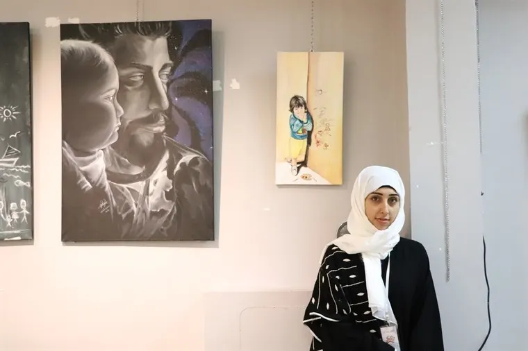التشكيلية آل حمود: الإستمرار وعدم الرضوخ للظروف رسالتي في الفن