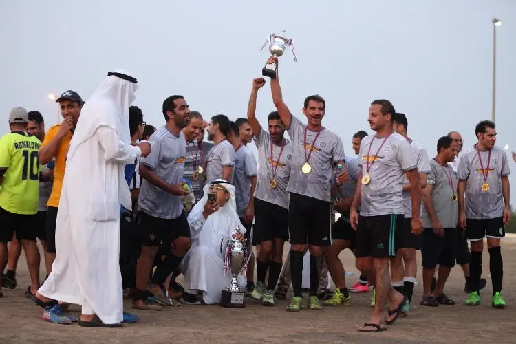 بالصور.. «الهدف» يظفر بكأس بطولة الكواكب الثامنة بتاروت