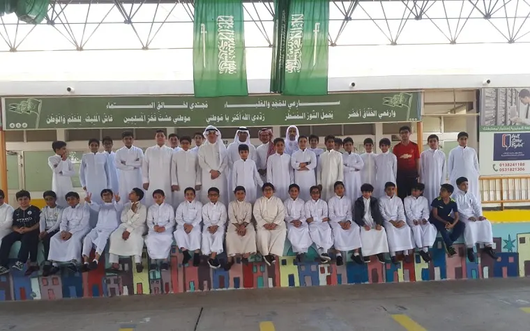 40 موهوبا يتعرفون على تقنية النانو بمتوسطة القطيف