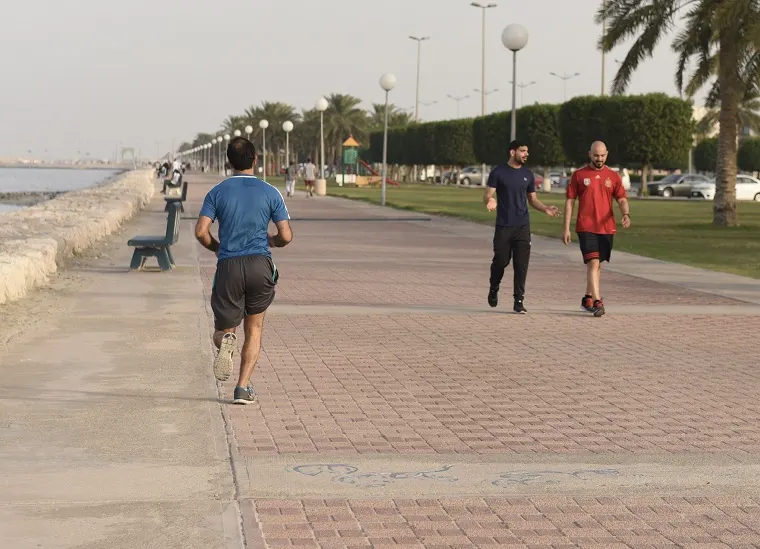 خبير يحذر من مخاطر الخمول: الرياضة ليست ترفاً بل ضرورة