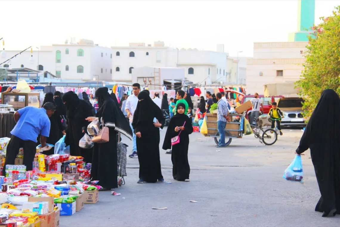 ربط رخصة الباعة الجائلين بوثيقة العمل الحر