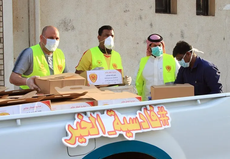 القادسية يواصل العمل الخيري بتوزيع 2684 وجبة افطار صائم