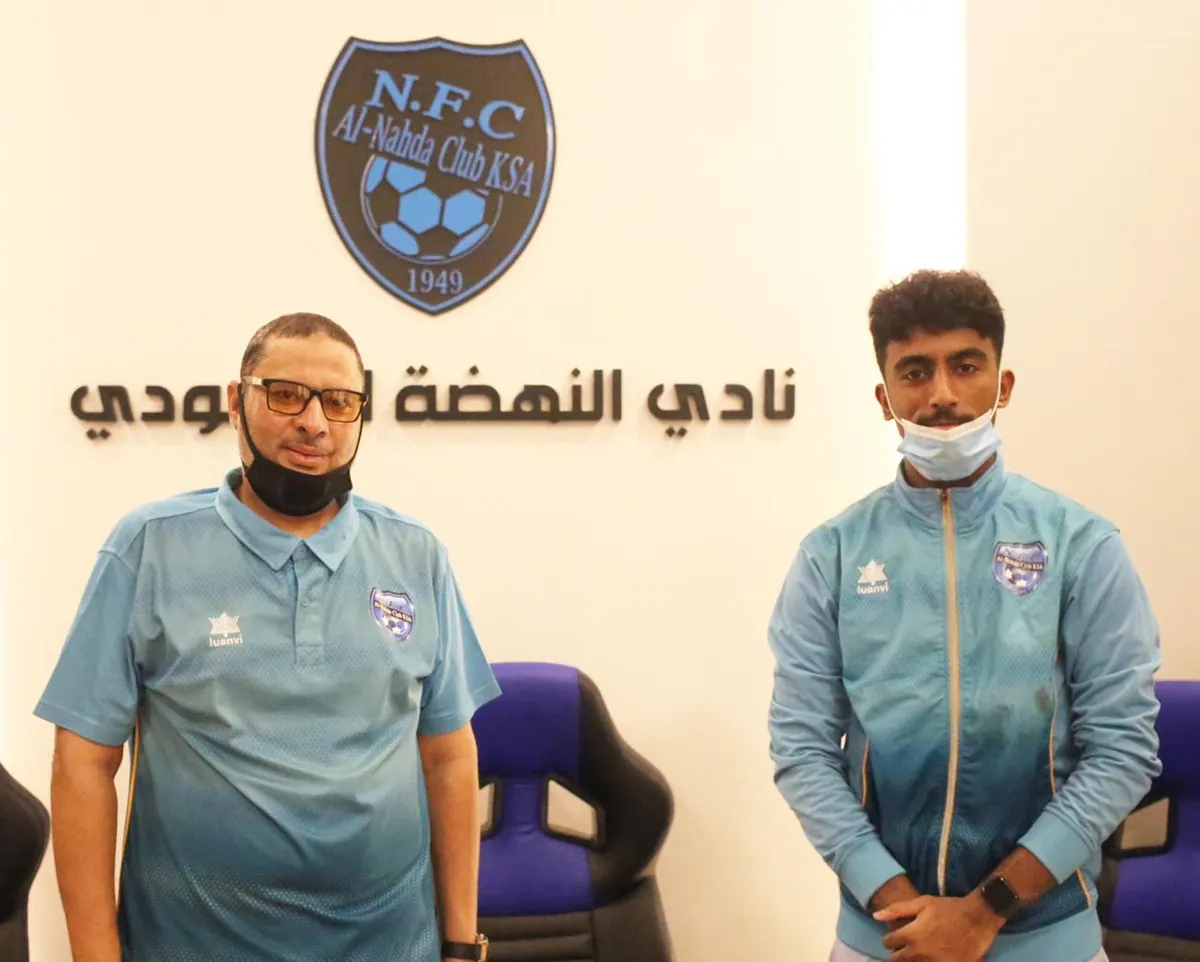 النهضة يوقع مع النشمي والدوسري لأربعة مواسم