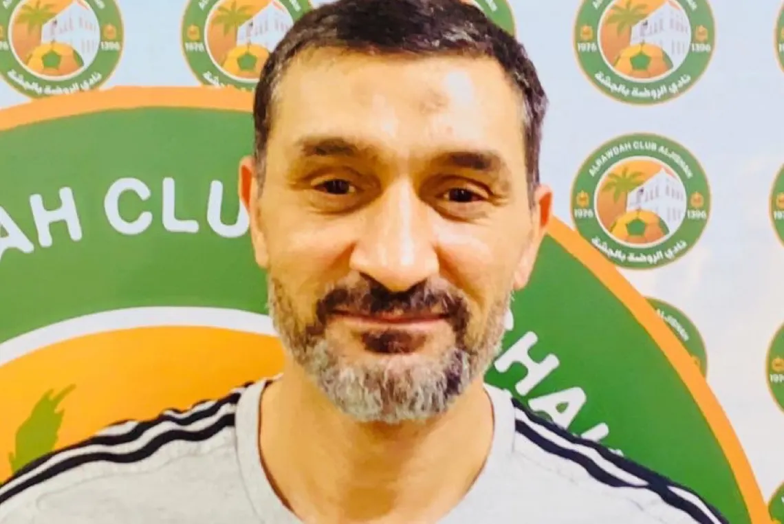 «يد الروضة» توقع عقداً مع «العبيدي» لتدريب الفريق الأول