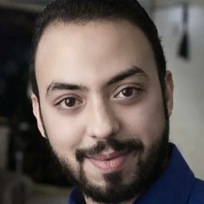 يعرجُ بنا للبعيد