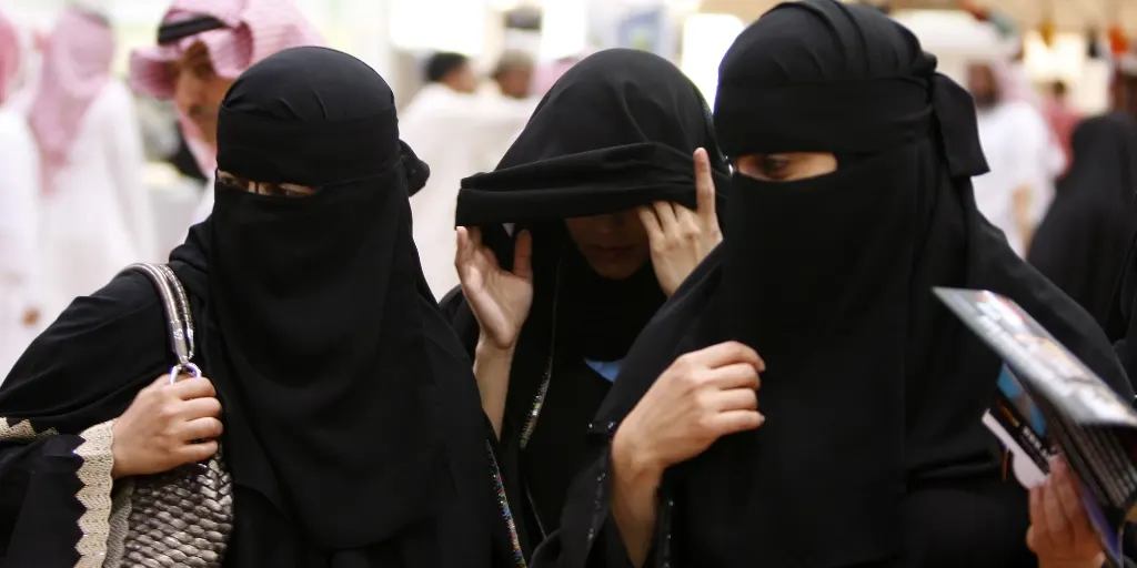 اختفاء سيدة ستينية في القديح وأسرتها تناشد المجتمع للبحث عنها