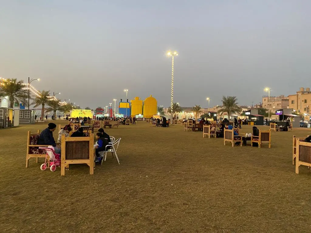 القطيف تتزين لاستقبال الزوار في إجازة نصف العام