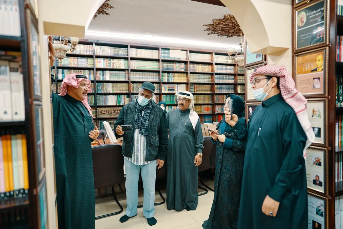 فوق رفوف العالم.. رحلة إلى مكتبة ”جدل“