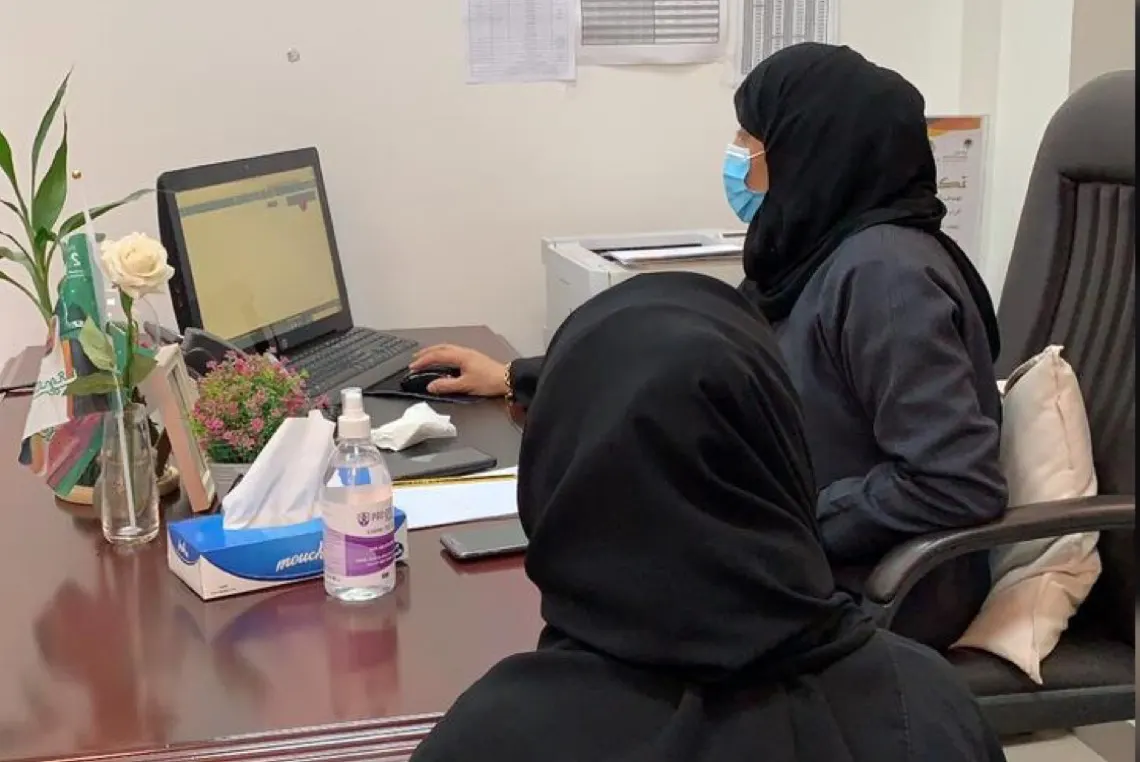 تدريب الأسر الضمانية بالقطيف على منصة ”التمكين“