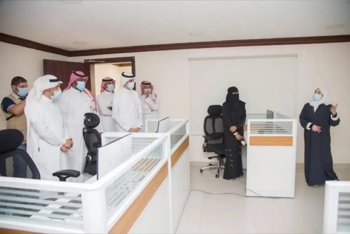 طاقم نسائي لنظافة الأحساء