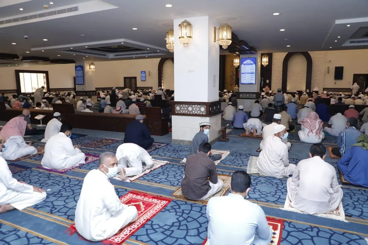 إغلاق 16 مسجدا مؤقتًا في 6 مناطق بعد ثبوت 16 إصابة بكورونا