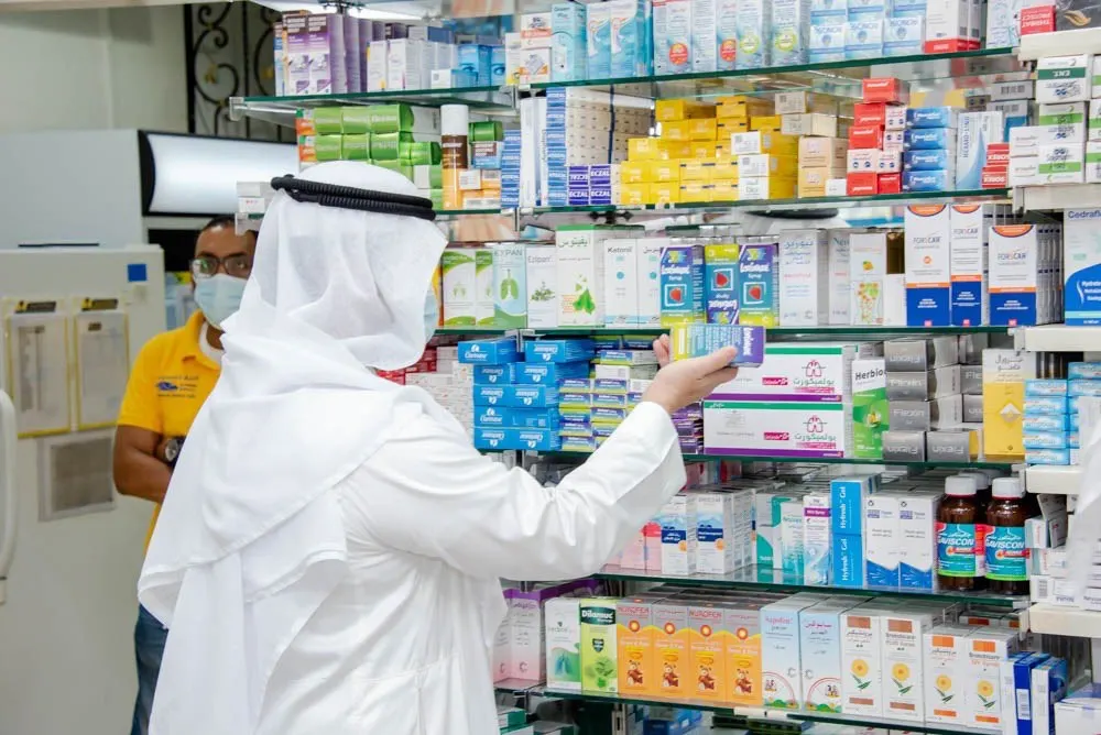 ما أسباب تغريم ”الغذاء والدواء“ 13 منشأة صيدلانية بأكثر من 400 ألف ريال؟