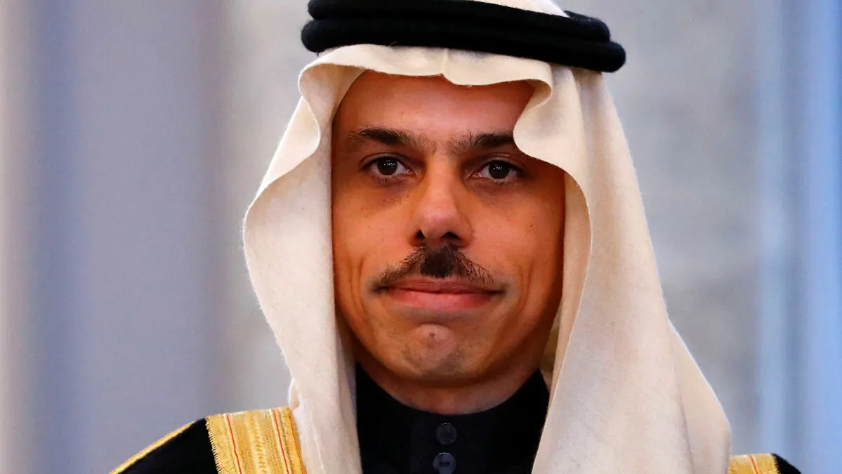 وزير الخارجية يبحث مع نظيره الإيراني خفض التوتر وتعزيز استقرار المنطقة