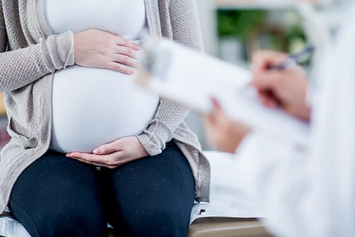 استشارية توضح أسباب حدوث الإمساك خلال الحمل.. وهذا العلاج الآمن