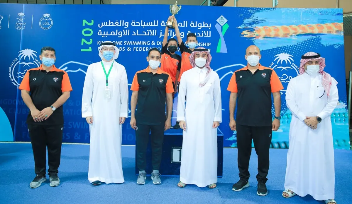 وزير الرياضة يتوج «الصفا» بالمركز الأول في بطولة المملكة للسباحة والغطس