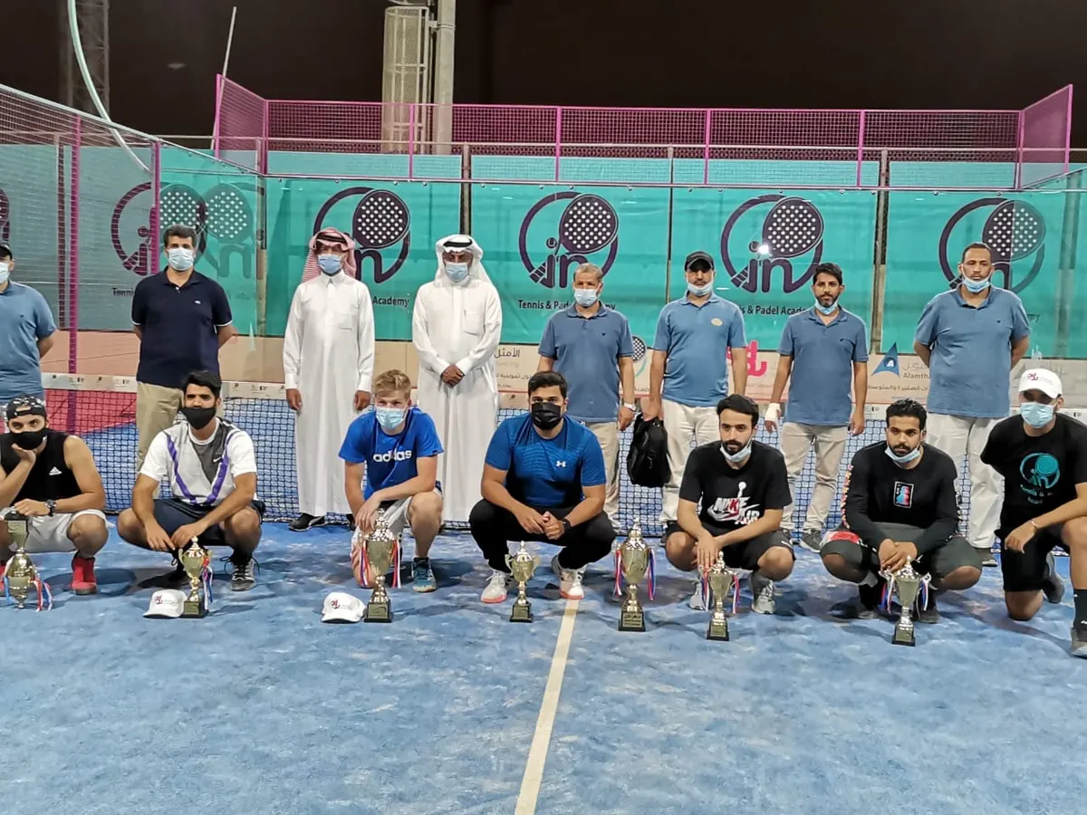 بمشاركة 106 لاعبين.. تتويج الفائزين ببطولة ”البادل“ الأولى للتنس