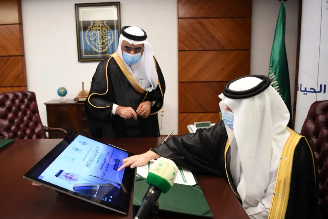 أمير الشرقية يدشن 10 حدائق بالدمام