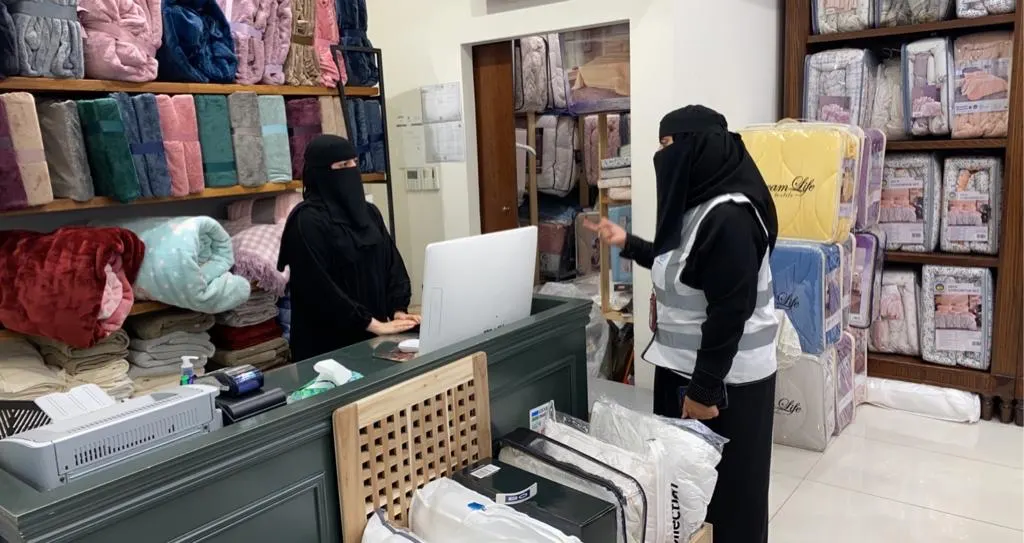 إغلاق 7 منشآت مخالفة للإجراءات الاحترازية في أسواق الشرقية