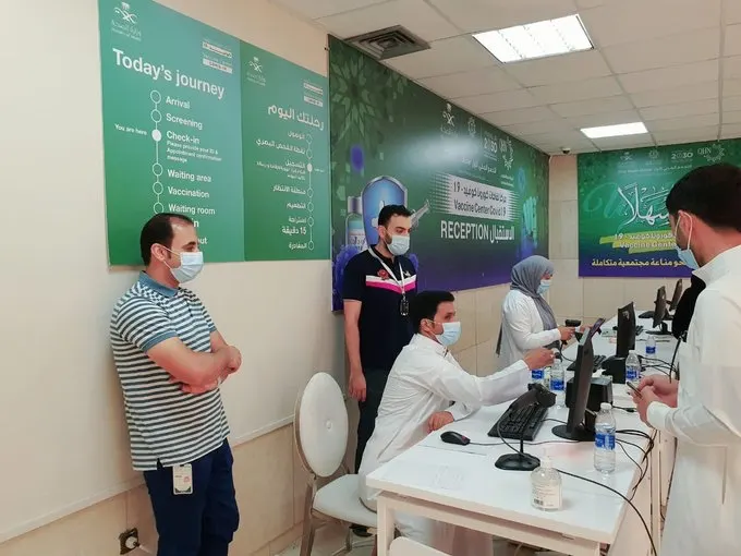 ”كورونا“.. تدشين الجرعة الثانية لمن فوق ال60 ب ”القطيف المركزي“