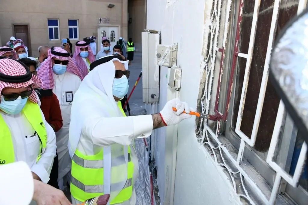 أمين الشرقية يدشن مبادرة ”عمار السعودية“ في حي الدواسر