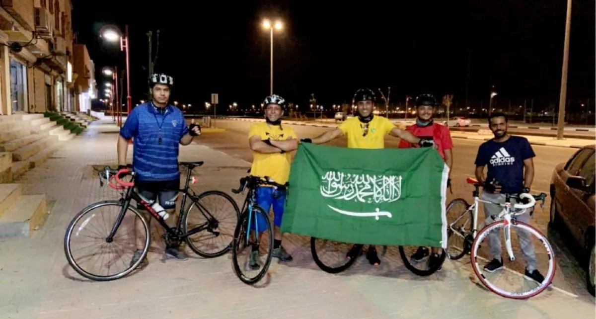 ”دراجو الجبيل“ يقطعون 100 كيلو في الأحساء