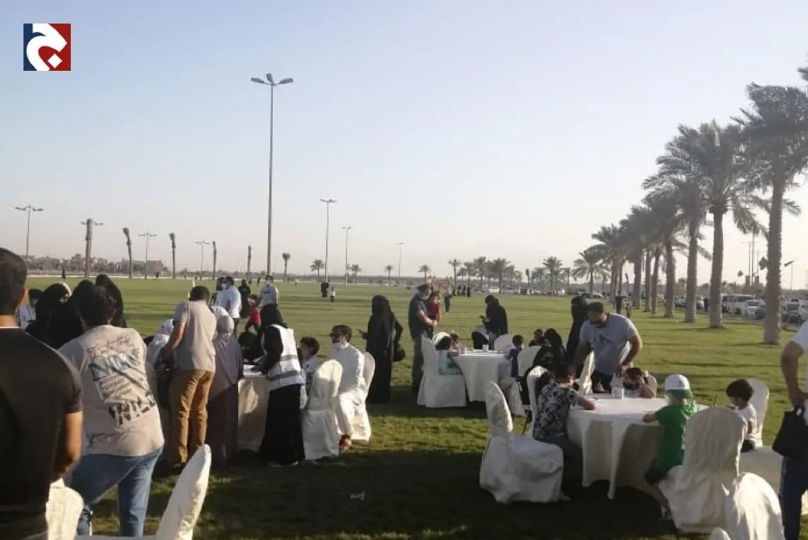 اليوم الوطني.. مرسم حر في كورنيش الزهراء بالقطيف