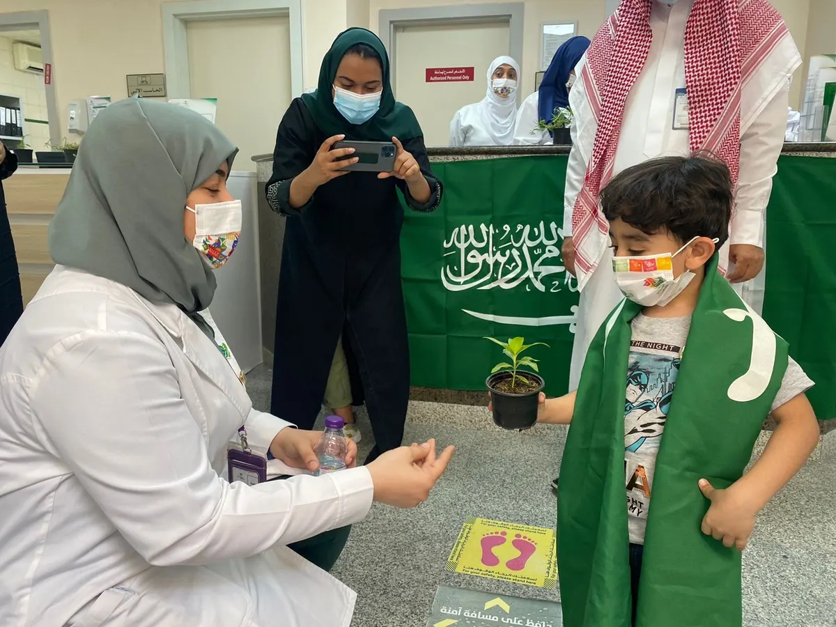 القطيف.. «شتلة أمل» مبادرة تستهدف 12 مركز صحي ومستشفى بمناسبة اليوم الوطني