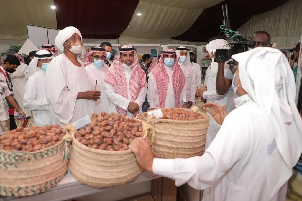 بالصور.. زراعة الشرقية تدشّن مهرجان ”أحلى رطب“