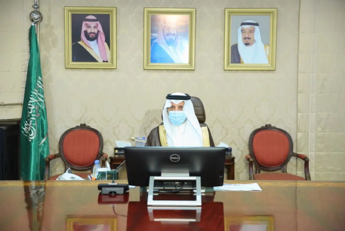 أمير الشرقية يطلع على إنجازات معالجة التشوه البصري
