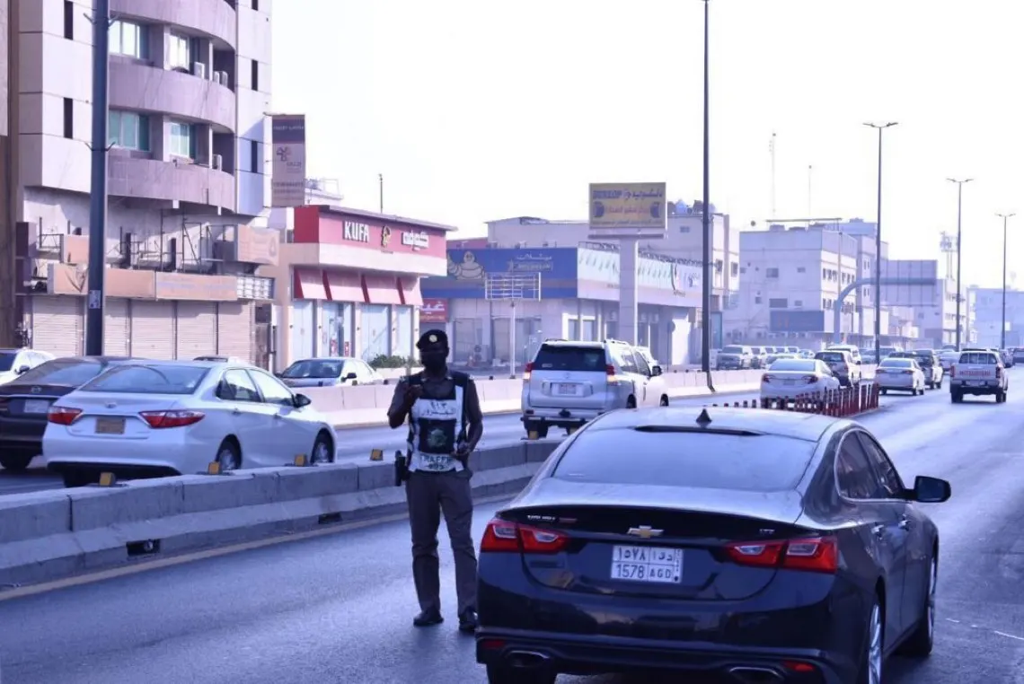 ”2000“ ريال غرامة عدد ”ركاب“ السيارة
