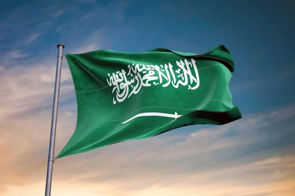 قانوني: إثارة النعرات وحمل أعلام دول أخرى في اليوم الوطني «جريمة»