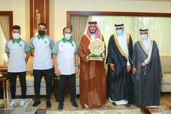 نائب أمير الشرقية يشيد بصعود ”الخليج والعدالة“ لدوري المحترفين